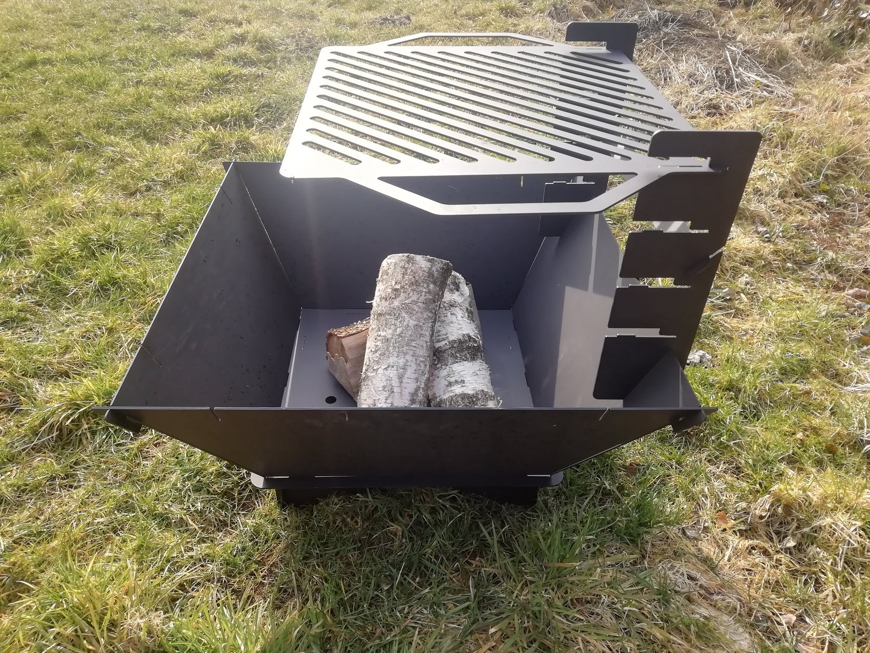 Palenisko ogrodowe składane, czterościenne z rusztem